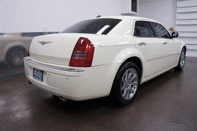 2005 Chrysler 300C Regular Cab