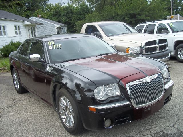2005 Chrysler 300C LE With Leather And Sunroof