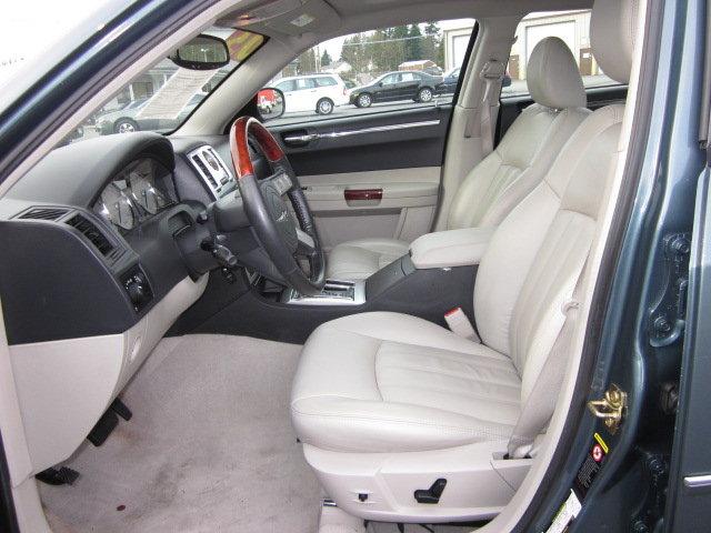 2005 Chrysler 300C Regular Cab