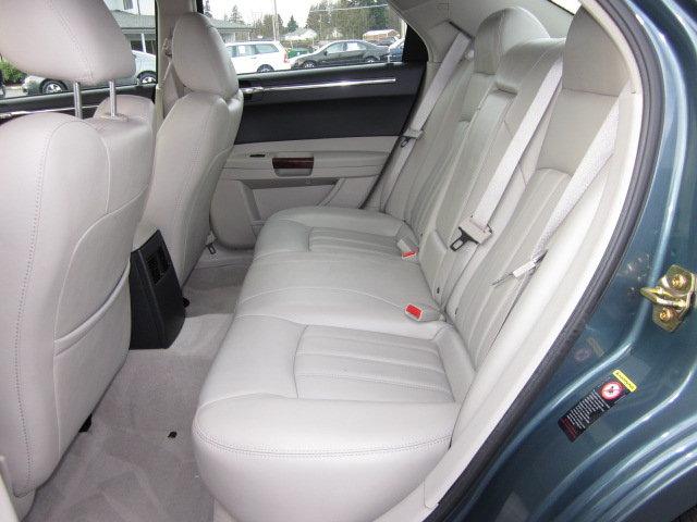 2005 Chrysler 300C Regular Cab