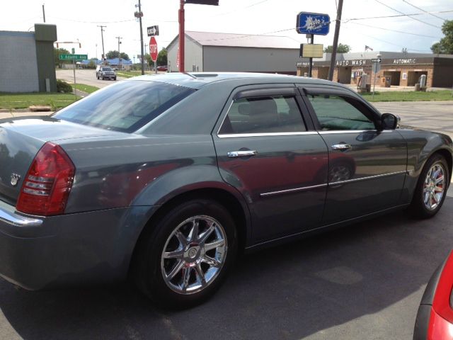 2005 Chrysler 300C Regular Cab