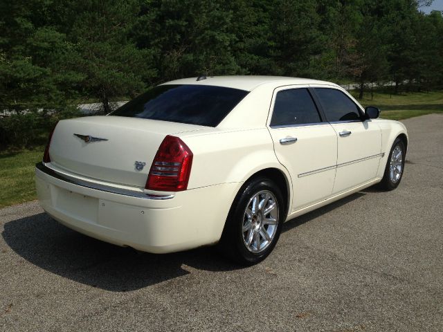 2005 Chrysler 300C Regular Cab