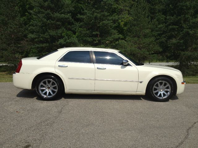 2005 Chrysler 300C Regular Cab