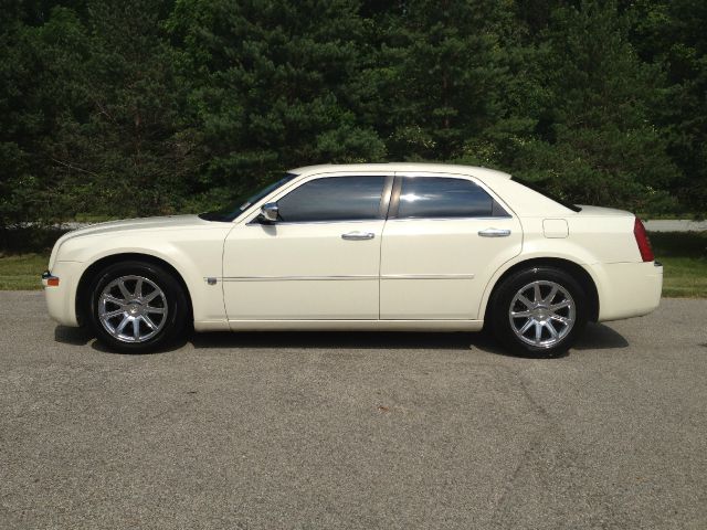 2005 Chrysler 300C Regular Cab