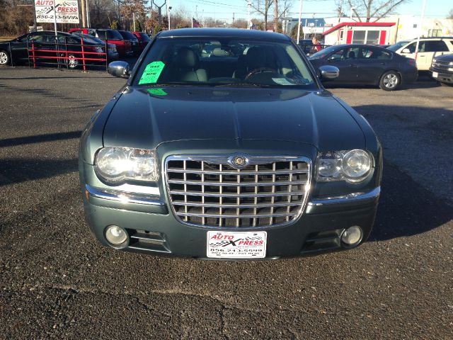 2005 Chrysler 300C Regular Cab