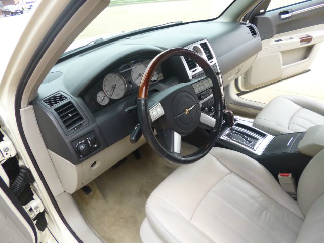 2005 Chrysler 300C Regular Cab