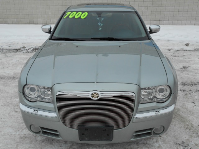 2005 Chrysler 300C Unknown