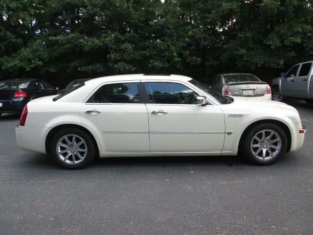 2005 Chrysler 300C Regular Cab