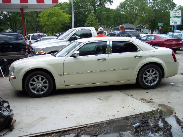 2005 Chrysler 300C Regular Cab