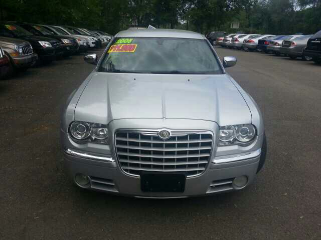 2005 Chrysler 300C Base