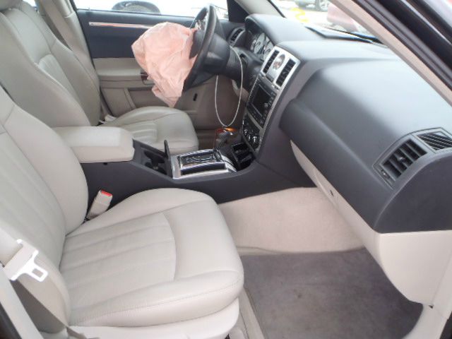 2005 Chrysler 300C Regular Cab