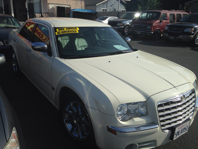 2005 Chrysler 300C Regular Cab