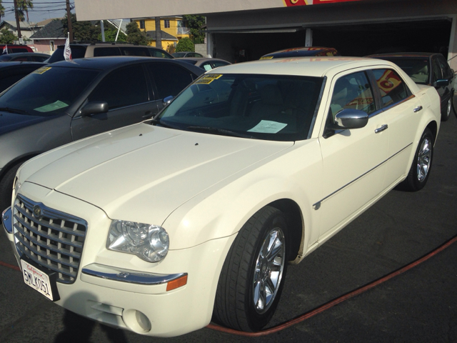 2005 Chrysler 300C Regular Cab