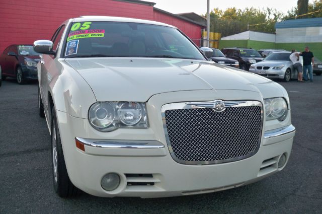 2005 Chrysler 300C EX - DUAL Power Doors