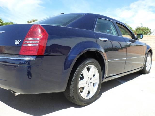2005 Chrysler 300C 5-pass Ltd
