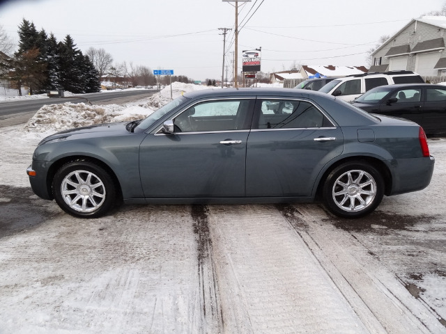 2005 Chrysler 300C Regular Cab