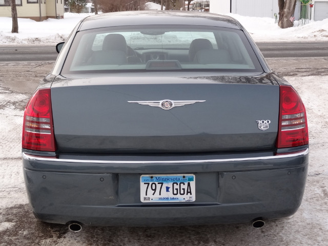 2005 Chrysler 300C Regular Cab