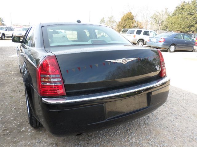 2005 Chrysler 300C Regular Cab