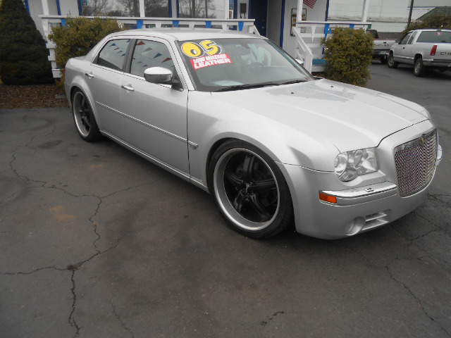 2005 Chrysler 300C Regular Cab