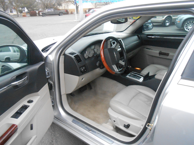 2005 Chrysler 300C Regular Cab