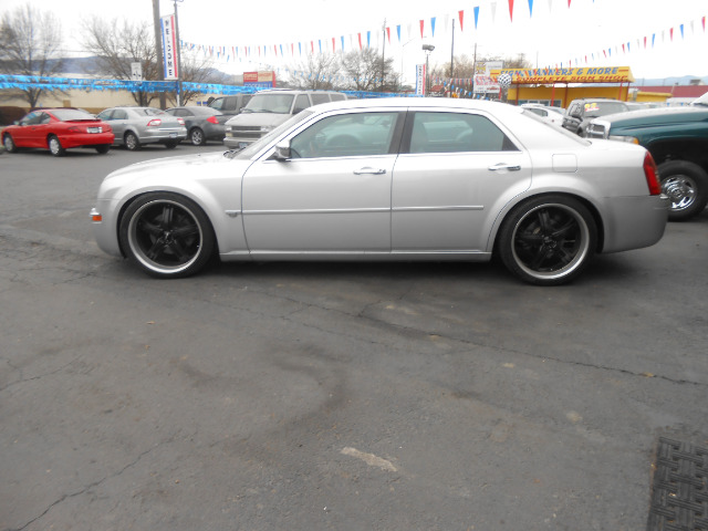 2005 Chrysler 300C Regular Cab