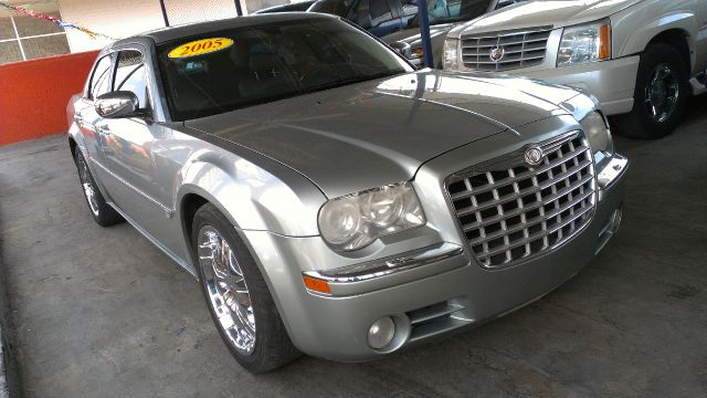 2005 Chrysler 300C Regular Cab