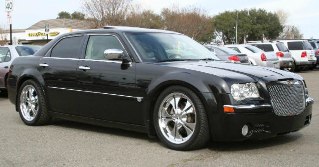 2005 Chrysler 300C Regular Cab