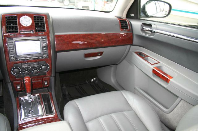 2005 Chrysler 300C Regular Cab