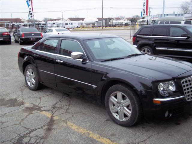 2005 Chrysler 300C Base