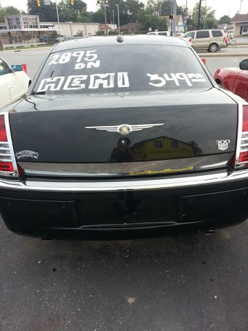 2005 Chrysler 300C Regular Cab