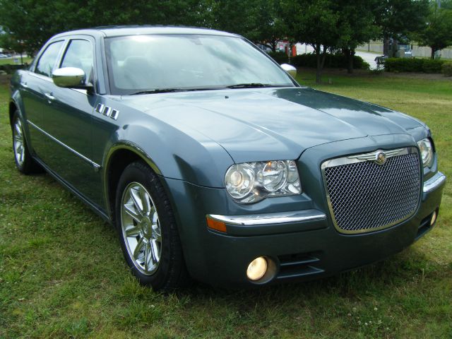 2005 Chrysler 300C Regular Cab