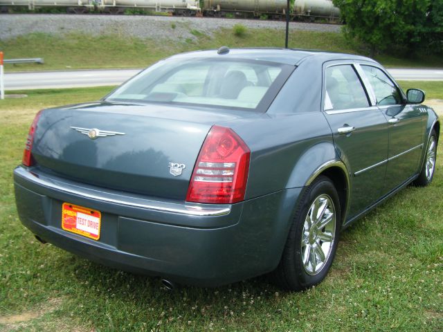 2005 Chrysler 300C Regular Cab