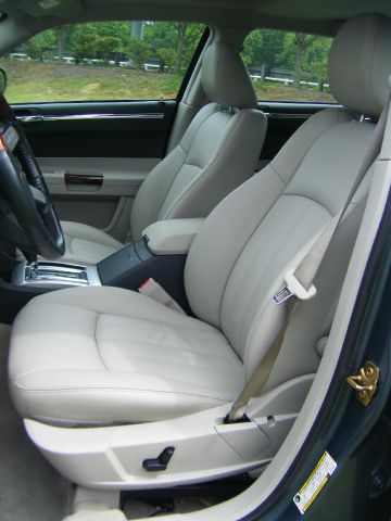 2005 Chrysler 300C Regular Cab