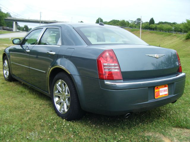 2005 Chrysler 300C Regular Cab