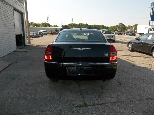 2005 Chrysler 300C Regular Cab