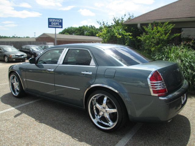 2005 Chrysler 300C 4x4 XLT