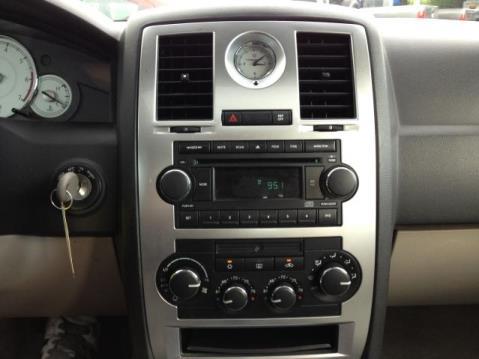2005 Chrysler 300C Unknown