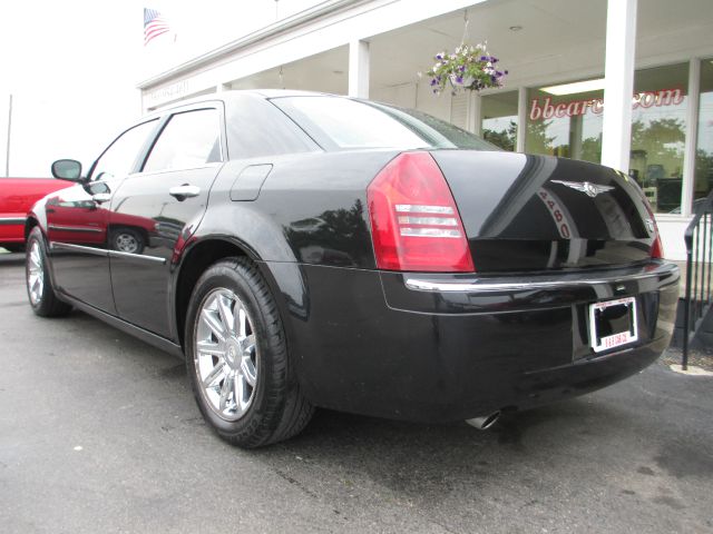 2005 Chrysler 300C Regular Cab