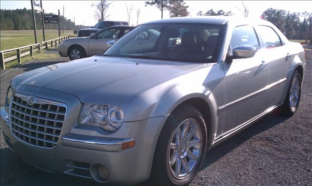 2005 Chrysler 300C Base