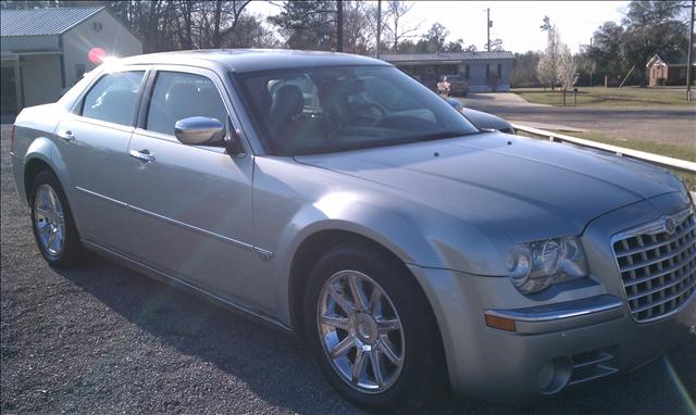 2005 Chrysler 300C Base