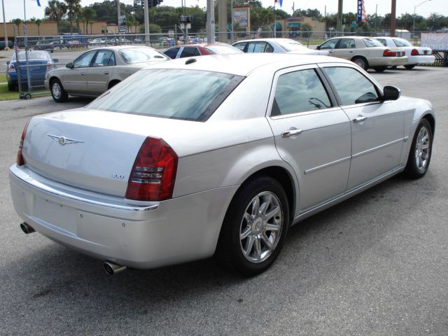 2005 Chrysler 300C Regular Cab