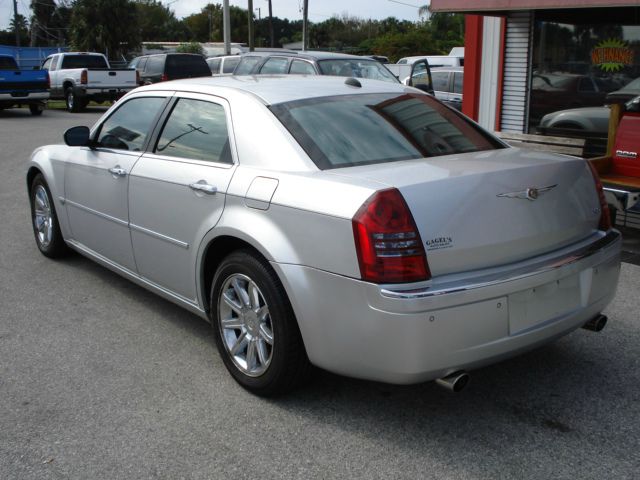 2005 Chrysler 300C Regular Cab