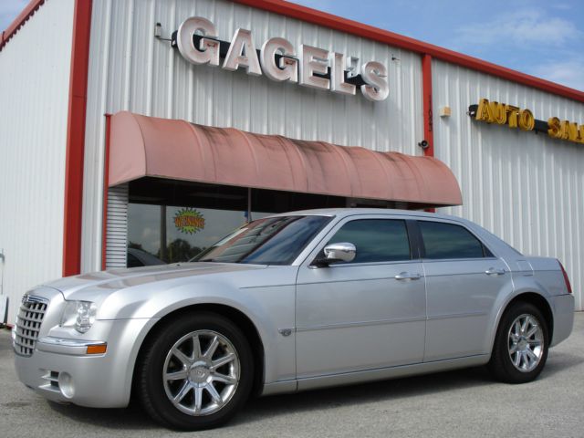 2005 Chrysler 300C Regular Cab