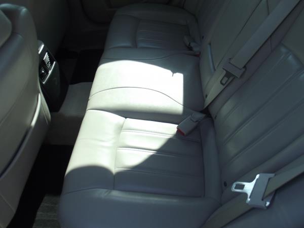 2005 Chrysler 300C Base