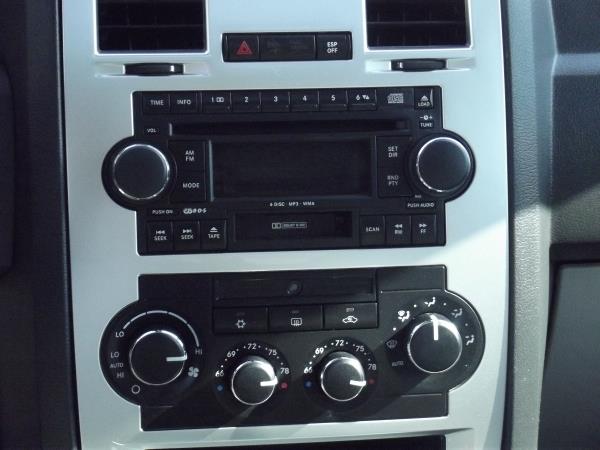 2005 Chrysler 300C Base