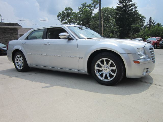 2005 Chrysler 300C Unknown