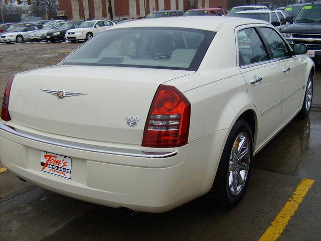 2005 Chrysler 300C Regular Cab