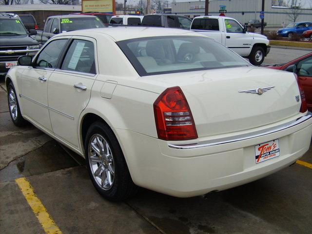 2005 Chrysler 300C Regular Cab