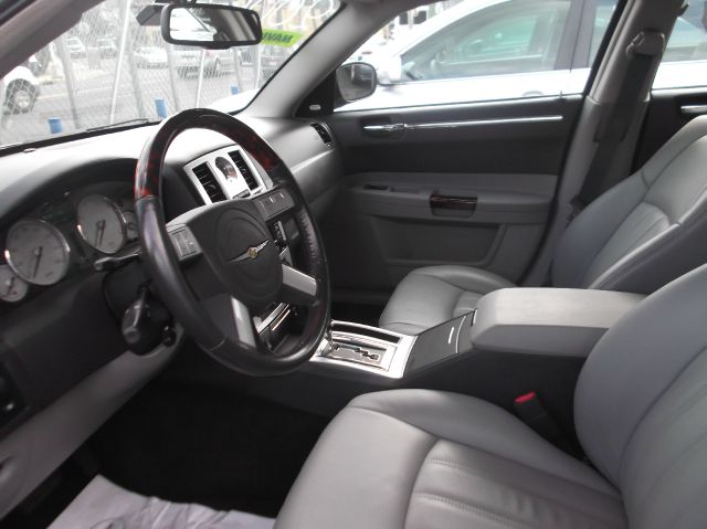 2006 Chrysler 300C Regular Cab