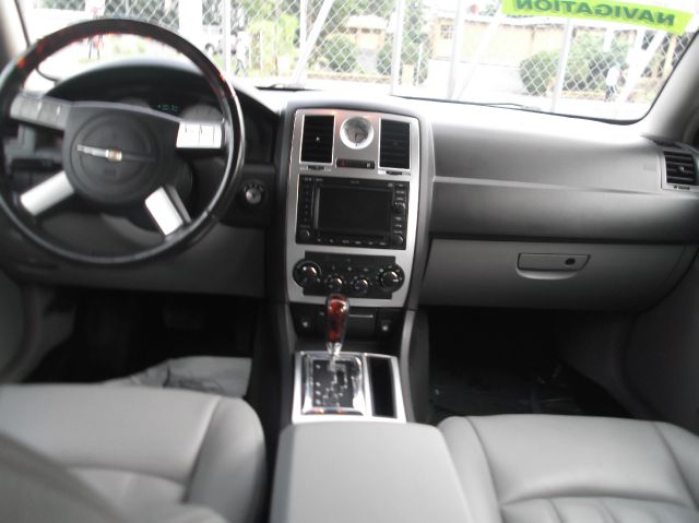 2006 Chrysler 300C Regular Cab
